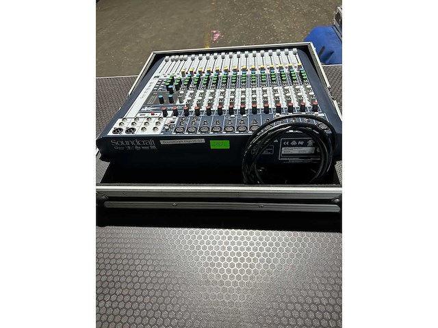 Soundcraft - signature 16 - analog mixing console soundcraft signature 16 - afbeelding 3 van  3