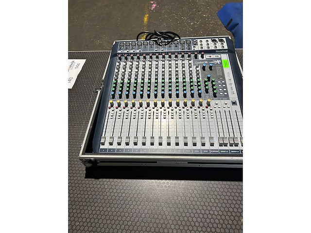 Soundcraft - signature 16 - analog mixing console soundcraft signature 16 - afbeelding 3 van  3