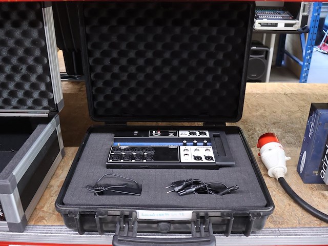 Soundcraft digitale mixer - afbeelding 1 van  5
