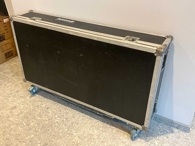 Soundcraft live8 analoge mengtafel - afbeelding 7 van  8