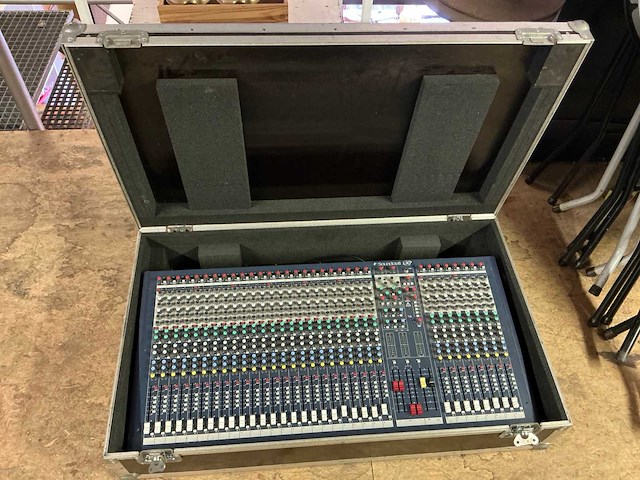 Soundcraft lx7 mengpaneel - afbeelding 1 van  4