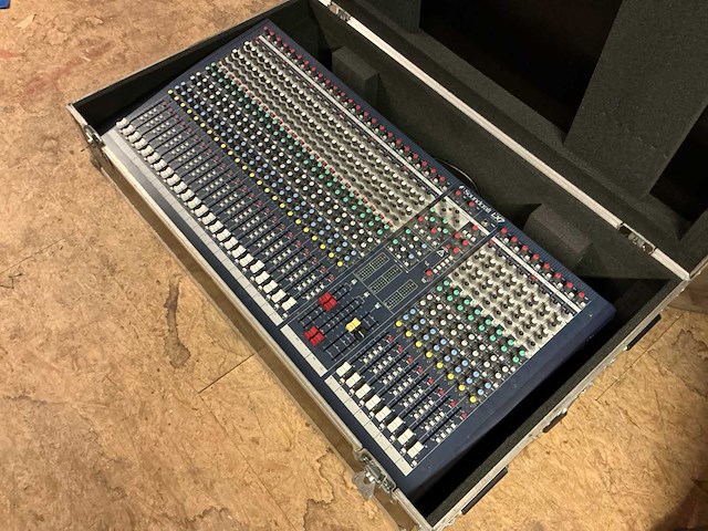 Soundcraft lx7 mengpaneel - afbeelding 3 van  4