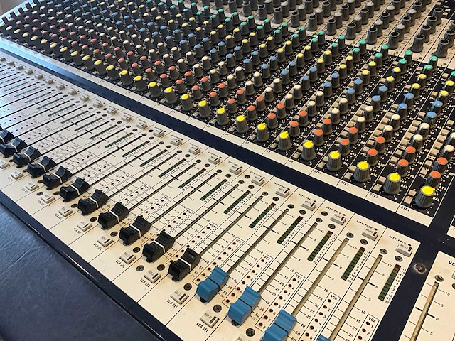 Soundcraft mh2 24-4 analoge mengtafel - afbeelding 3 van  6