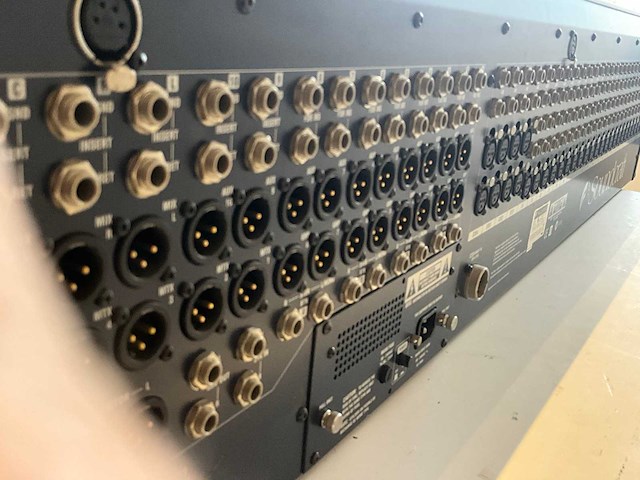 Soundcraft mh2 24-4 analoge mengtafel - afbeelding 5 van  6