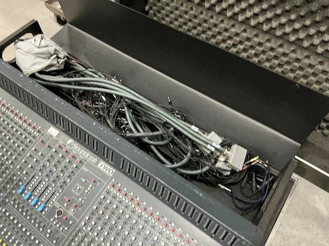 Soundcraft series 2 analoge mengtafel - afbeelding 6 van  9