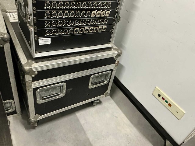 Soundcraft series 2 analoge mengtafel - afbeelding 9 van  9