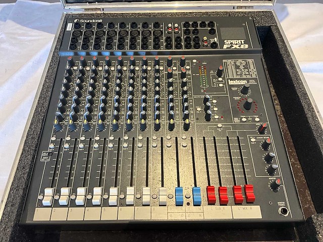 Soundcraft spirit fx8 analoge mengtafel - afbeelding 1 van  5