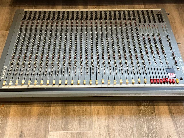 Soundcraft spirit studio analoge mengtafel - afbeelding 1 van  5