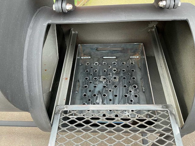 Sow - type medium - smoker - charcoal bbq - afbeelding 2 van  13