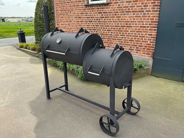 Sow - type medium - smoker - charcoal bbq - afbeelding 1 van  13