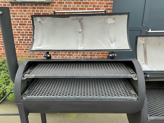 Sow - type medium - smoker - charcoal bbq - afbeelding 12 van  13