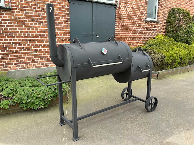 Sow - type medium - smoker - charcoal bbq - afbeelding 6 van  12