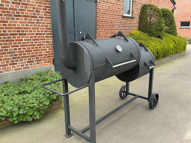 Sow - type medium - smoker - charcoal bbq - afbeelding 8 van  12
