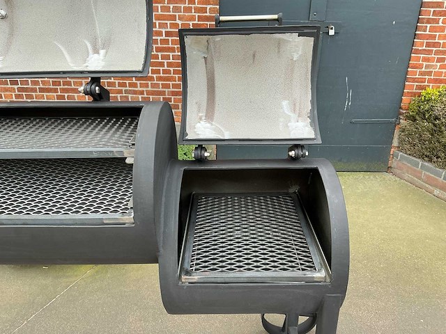 Sow - type medium - smoker - charcoal bbq - afbeelding 12 van  12