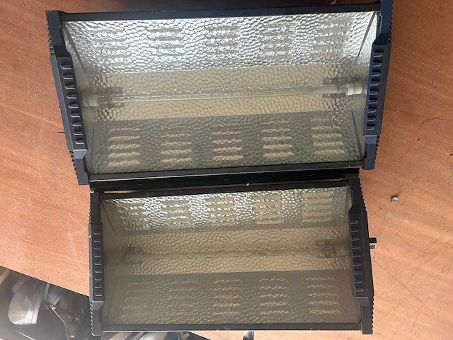 Sowtec - stroboscoop - various light equipment (2x) - afbeelding 2 van  4