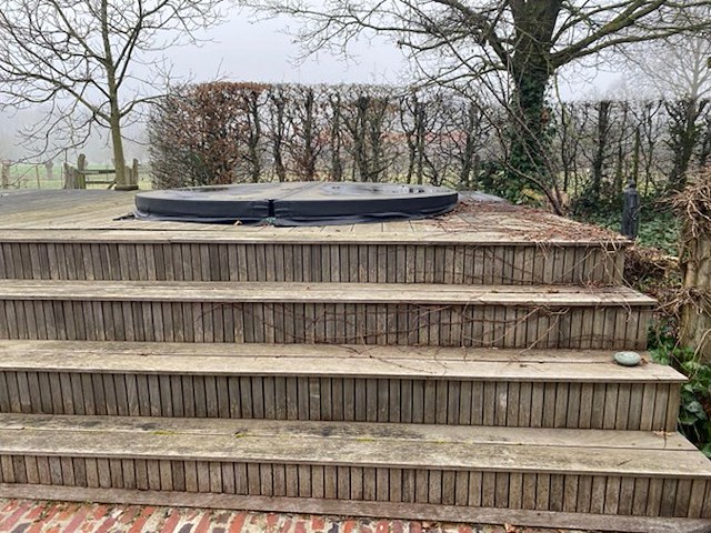 Spa tub - afbeelding 1 van  1