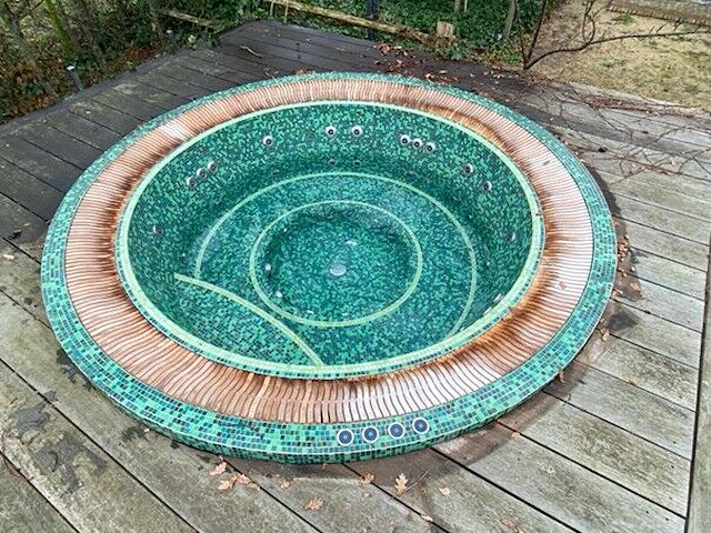 Spa tub - afbeelding 2 van  4