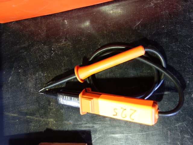 Spanningstester - afbeelding 1 van  1