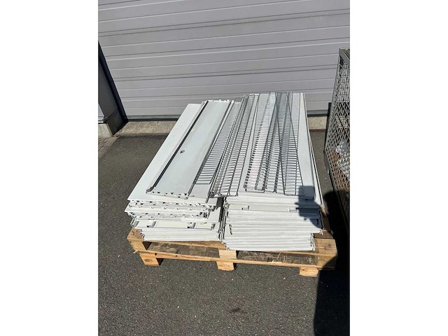 Spare part white retail shelving - shop racking - afbeelding 2 van  4