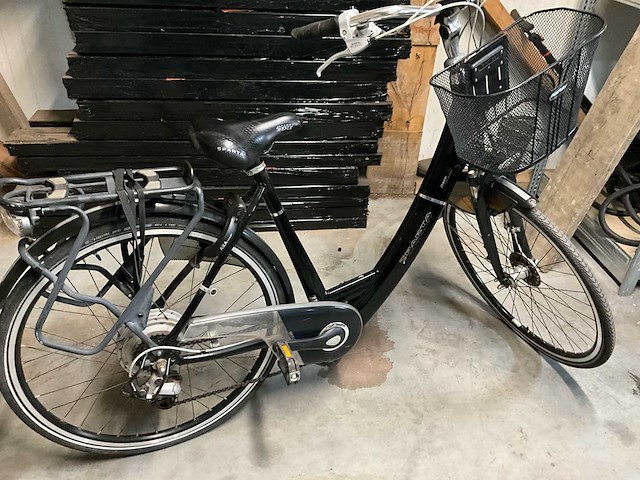 Sparta ion blackline electrische damesfiets - lage instap - inclusief laadkabel - afbeelding 2 van  12