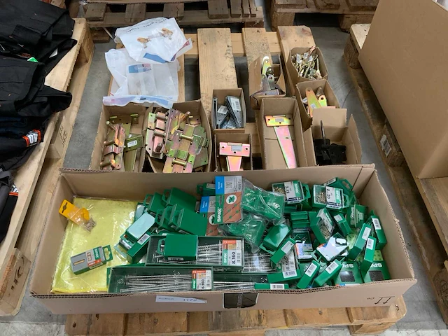 Spax, mack divers materiaal - afbeelding 1 van  7