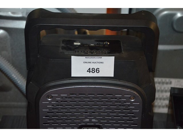 Speaker qss, bluetooth speaker zonder merk, theelichthouder, selfiestick, damesuurwerk, zonnebril in etui, aansteker, koptelefoon, glazen schaal op voet - afbeelding 3 van  8