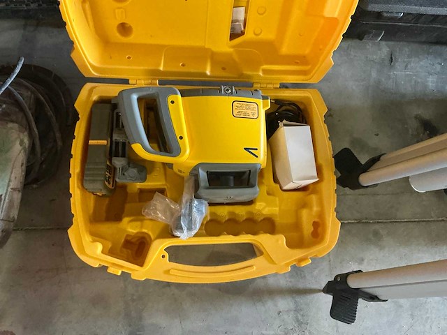 Spectra precision gl442n bouwlaser - afbeelding 1 van  5