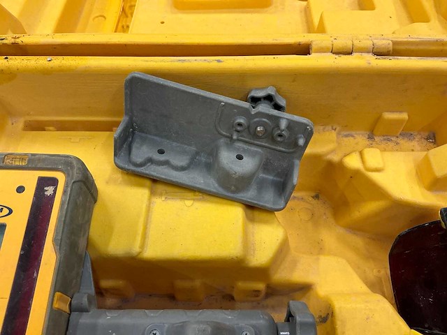 Spectra precision hv302 bouwlaser - afbeelding 6 van  8