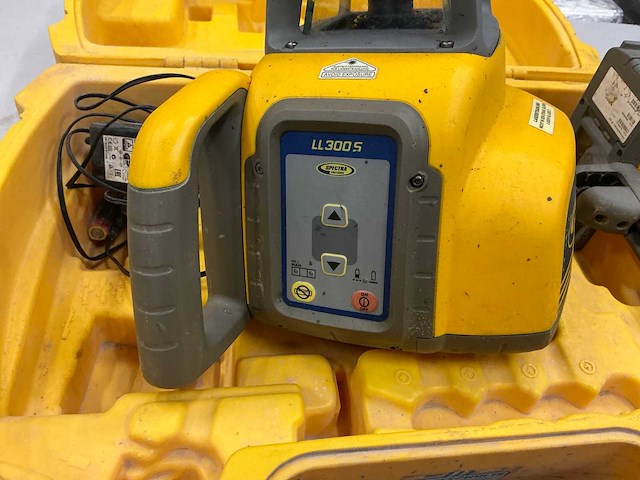 Spectra precision ll300s bouwlaser - afbeelding 2 van  7