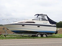Speedboot bayliner 91-23-yn benzine met aanhangwagen knott gmbh kf27