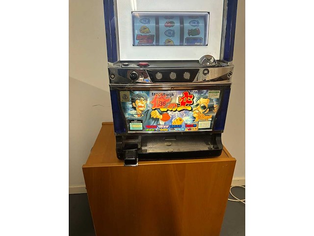 Speelautomaat - - verkoopautomaat - afbeelding 2 van  3