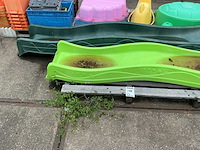 Speeltoestel- 3 x schuifaf + kinder tuinset enz - afbeelding 4 van  4
