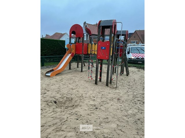 Speeltoestel klimmen-glijden - afbeelding 1 van  12