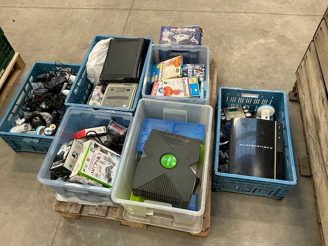 Spelconsole (3x) - afbeelding 1 van  8