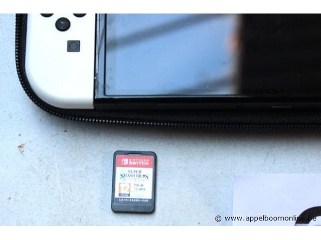 Spelconsole nintendo switch, zonder kabels, werking niet gekend, met 1 spel - afbeelding 2 van  3