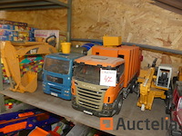 Spelletjes en speelgoed verschillend - afbeelding 1 van  10