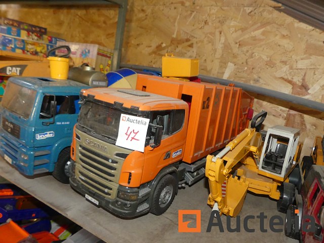 Spelletjes en speelgoed verschillend - afbeelding 7 van  10