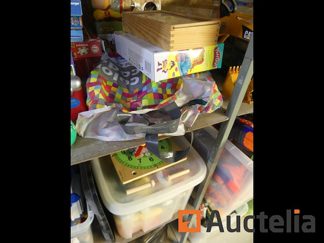 Spelletjes en speelgoed verschillend - afbeelding 3 van  12