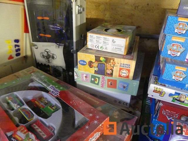 Spelletjes en speelgoed verschillend - afbeelding 10 van  12