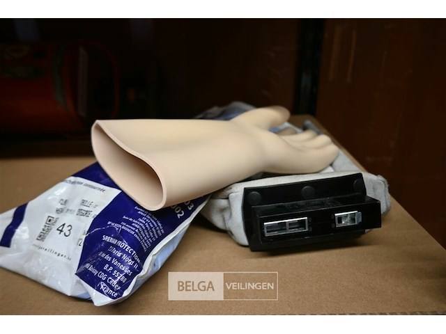 Sperian electrosoft isolerende handschoenen - afbeelding 1 van  5