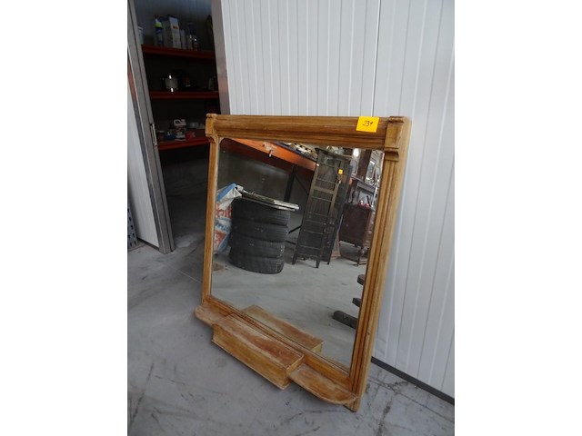 Spiegel in houten kader - afbeelding 1 van  2
