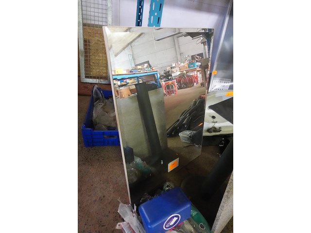 Spiegel met geslepen rand 70 x 95 cm - afbeelding 1 van  2