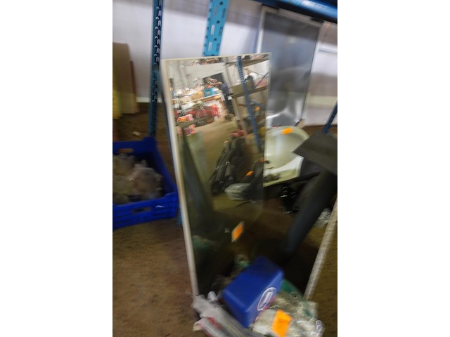 Spiegel met geslepen rand 70 x 95 cm - afbeelding 2 van  2