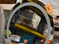 Spiegel rond met touch verlichting - afbeelding 1 van  1