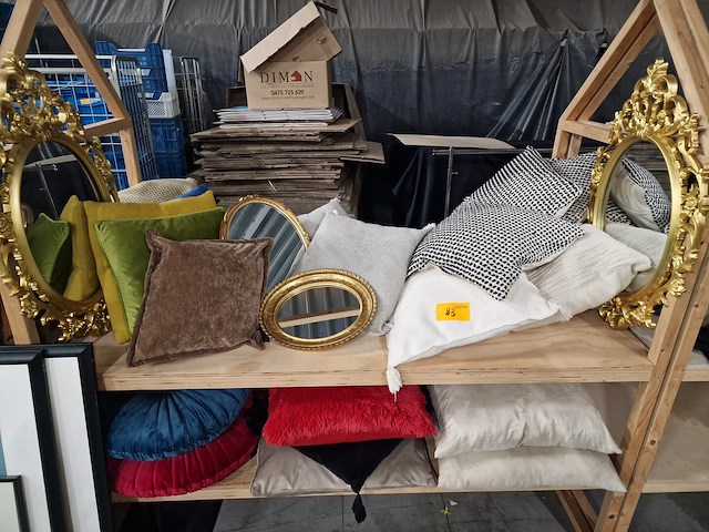 Spiegels en sierkussens - afbeelding 1 van  9