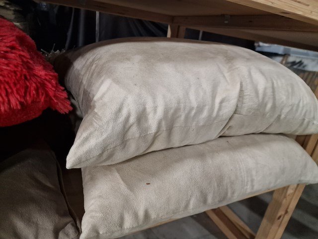 Spiegels en sierkussens - afbeelding 6 van  9