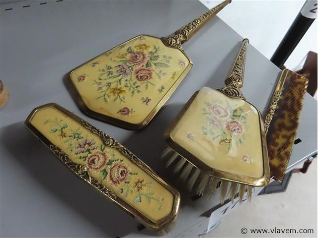 Spiegelset, spiegel gebarsten - afbeelding 3 van  3