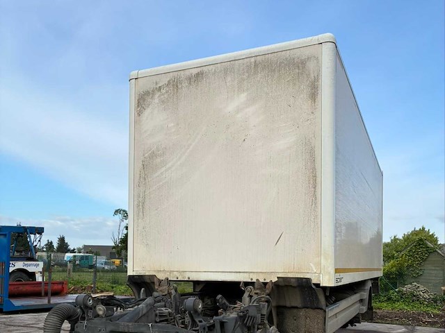 Spier gesloten kofferopbouw - kastenopbouw - afbeelding 1 van  3