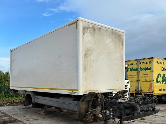 Spier gesloten kofferopbouw - kastenopbouw - afbeelding 2 van  3