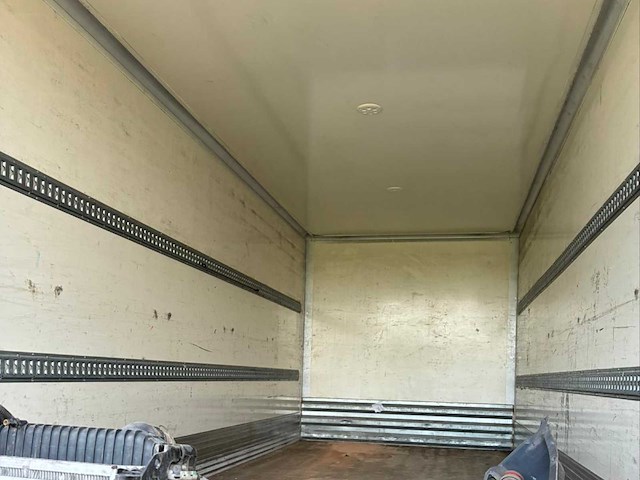 Spier gesloten kofferopbouw - kastenopbouw - afbeelding 3 van  3
